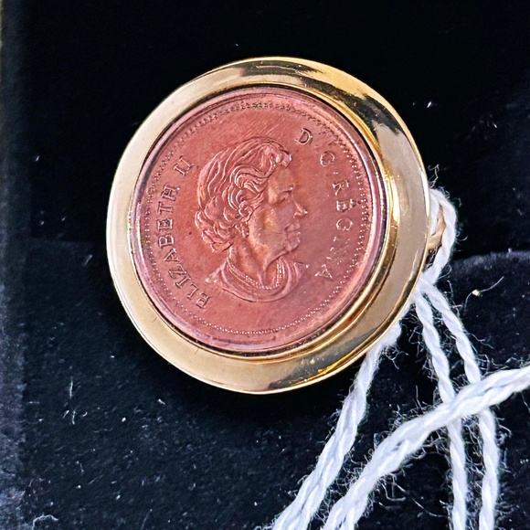 RING GENUINE CANADIAN PENNY, ON GOLD-TONE METAL AND ADJUSTABLE SHANK, by CHARLES - Picture 1 of 3